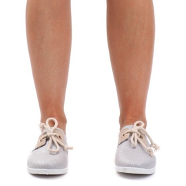 Tênis prateado VT79-3 com cordões cinza 2