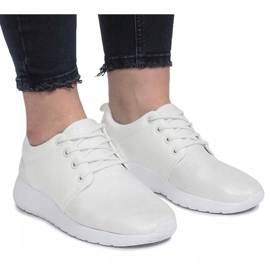 Tênis esportivo branco Renée 1