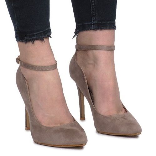 Sapatos caqui em um salto do céu multicolorido verde 2 Sapatos caqui em um salto do céu multicolorido verde 2