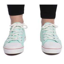 Tênis lavso verde perfurado 1