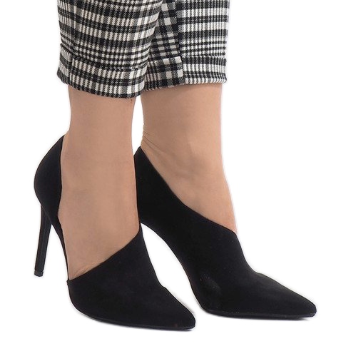 Saltos pretos assimétricos C82A 2