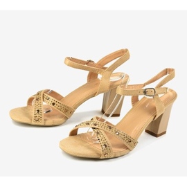 Sandálias bege de salto alto 62225 1