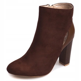 Botas de camurça marrom em um pilar com zíper 1