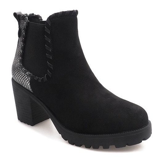 Botas quentes em um poste C308 preto 2