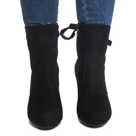 Botas de camurça com salto 16091-11 Preto 1 Botas de camurça com salto 16091-11 Preto 1