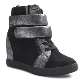 Tênis de camurça preta com velcro da Amelia preto 1