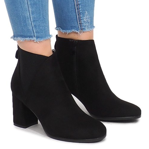 Borracha HQ-8A813-1 Botas pretas em um poste preto 1