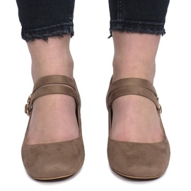 Sapatos bege no poste Tamara 2