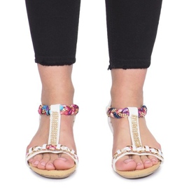 Sandálias brancas em um delicado salto Ruixin em cunha branco 1