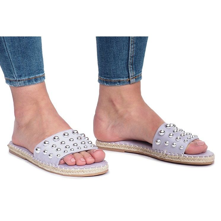 Chinelos violeta com tachas Mocate tolet 1