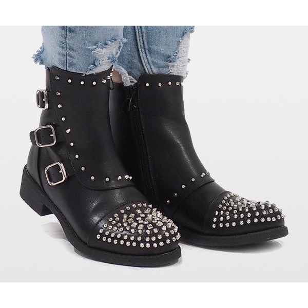 Botas pretas isoladas com tachas HQ1268 preto 2