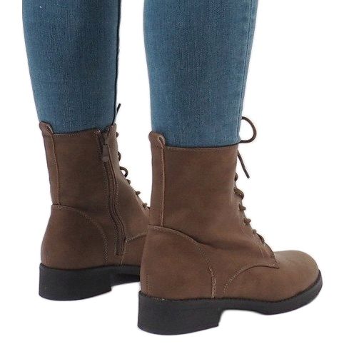 Botas caqui com cordões isolados W122 cáqui 1 Botas caqui com cordões isolados W122 cáqui 1