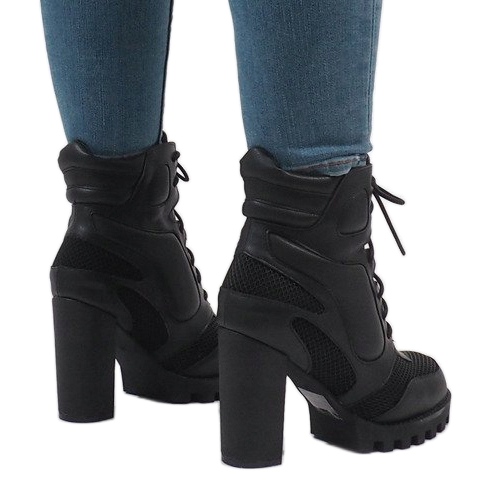 Vices Botas pretas no posto 9132-1 preto 1