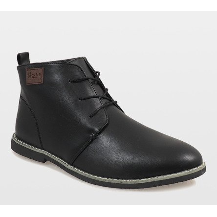 Sapatos baixos pretos isolados para homens 989-1 1