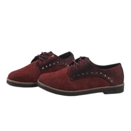 Sapatos com cordões vermelhos com tachas LX155 1
