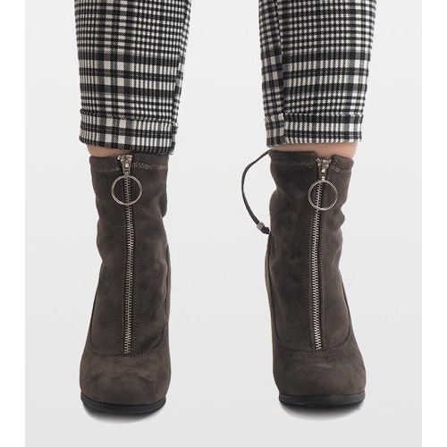 Botins de camurça verde no poste C-7179 1