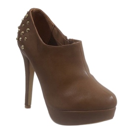 Botins de camelo com tachas 8860P castanho 1
