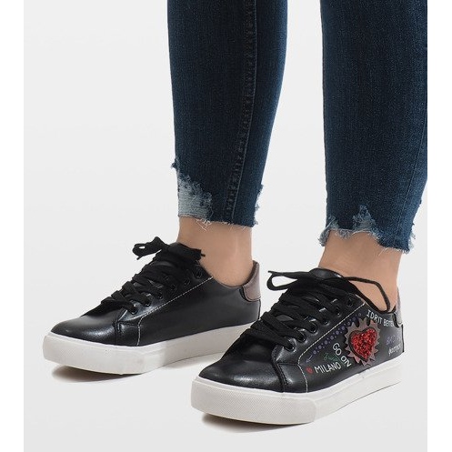 Tênis preto coração G-115 1