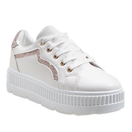 Tênis branco na plataforma BM1980 1