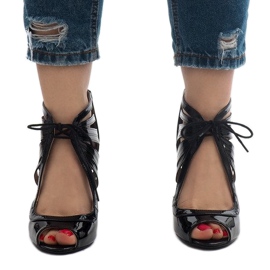 Botas de couro preto abertas C-003 1