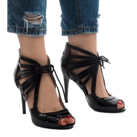 Botas de couro preto abertas C-003 2