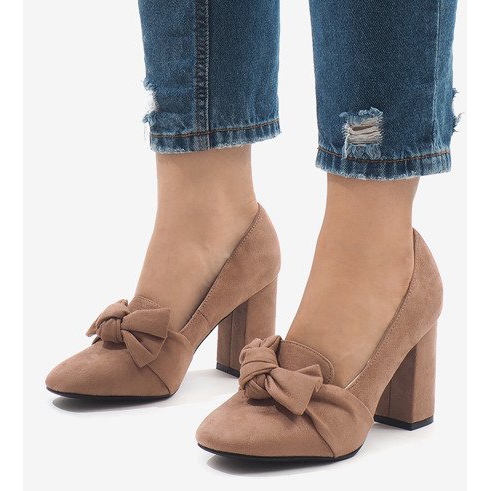 Bombas de camurça rosa no pilar N510 1