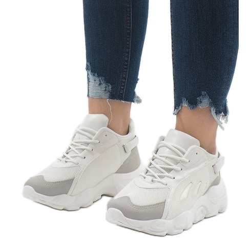 Sapatos esportivos da moda brancos 9115 1