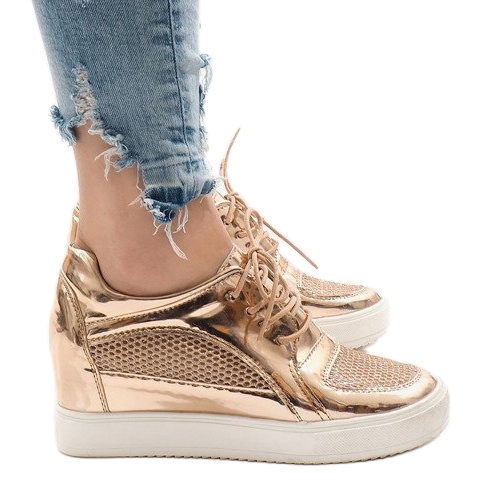 Tênis com acabamento lacado champanhe WW055A amarelo 1 Tênis com acabamento lacado champanhe WW055A amarelo 1