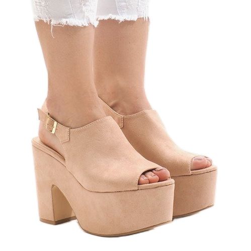 Sandálias rosa em um maciço bloco 8263CA 1 Sandálias rosa em um maciço bloco 8263CA 1