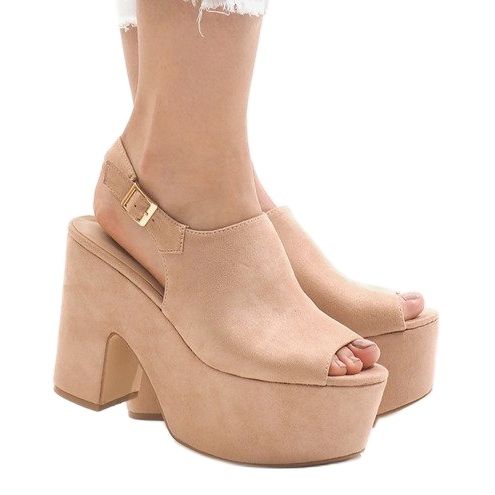 Sandálias rosa em um maciço bloco 8263CA 2 Sandálias rosa em um maciço bloco 8263CA 2