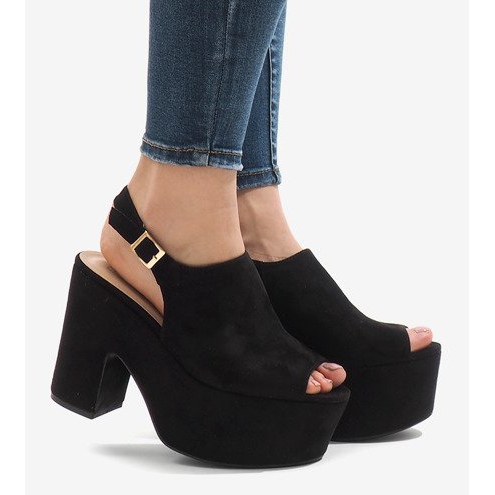 Sandálias pretas em um maciço bloco 8263CA preto 2 Sandálias pretas em um maciço bloco 8263CA preto 2