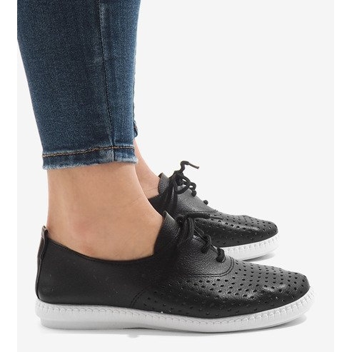 Tênis preto perfurado HR61116 1