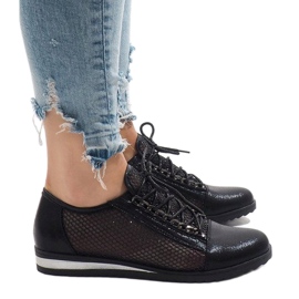 Sapatos pretos com orifícios TL44 2