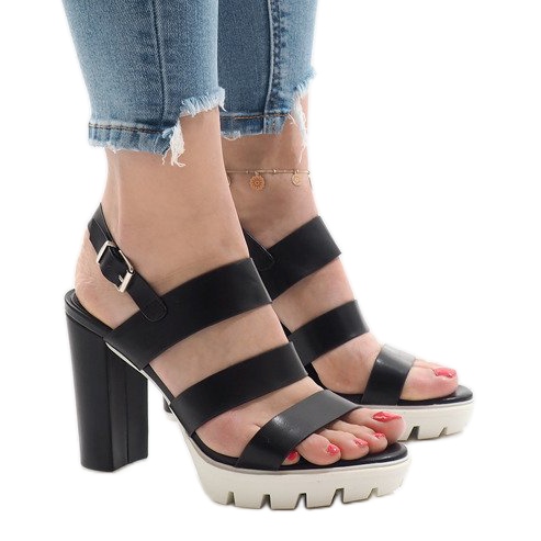 Sandálias pretas no poste HP-27 preto 1