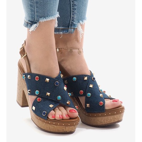 Sandálias azuis na plataforma 1669 azul 1