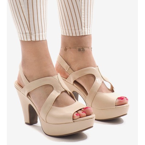 Sandálias bege de salto alto BL1501 1