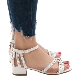 Sandálias brancas de salto alto 77-11 branco 1