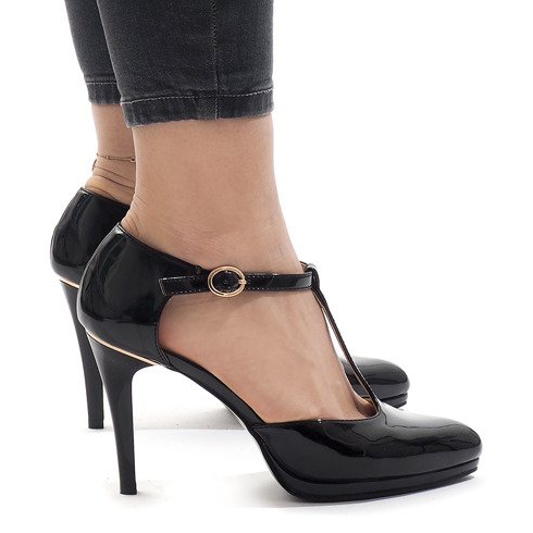 Bombas pretas no pilar A509-22-1 preto 1