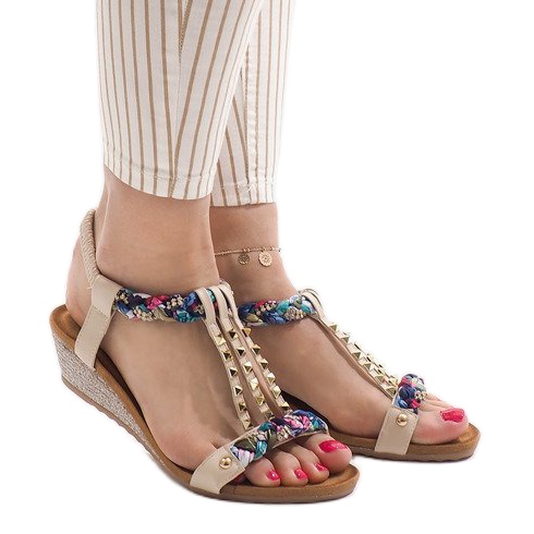 Sandálias de cunha bege com tachas B132-5 marrom multicolorido 1