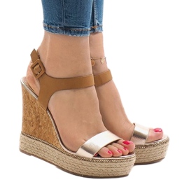 Sandálias de cunha lacadas ouro VB76063 dourado 1