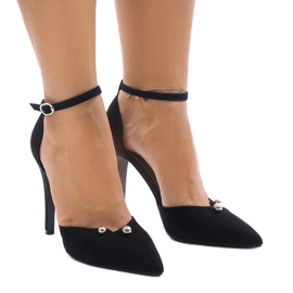 Bombas pretas em um pino M1L3223-13 preto 1