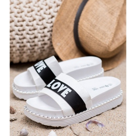 Queen Vivi Amo chinelos de camurça branco 1