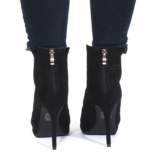 Botas pretas perfuradas da Sophie preto 1