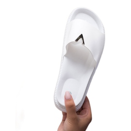 SHELOVET Chinelos na plataforma branco 2