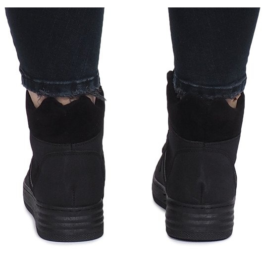 Tênis preto da Paule 1