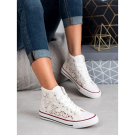 Tênis de renda branco 2