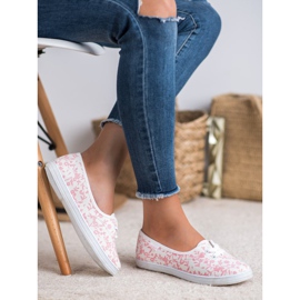 Tênis com padrão VICES branco rosa 2