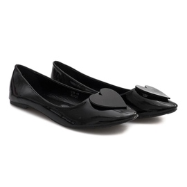 Bailarinas lacadas com coração C38 preto 1 Bailarinas lacadas com coração C38 preto 1