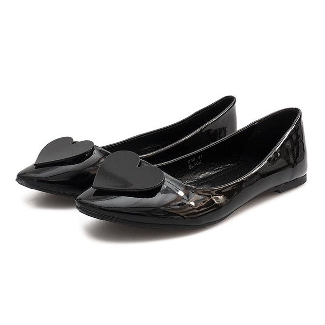 Bailarinas lacadas com coração C38 preto 2 Bailarinas lacadas com coração C38 preto 2