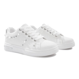 Tênis branco com tachas Lucette 1